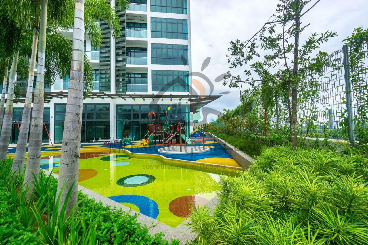 Nn Famille Guest House Pasir Gudang Buitenkant foto