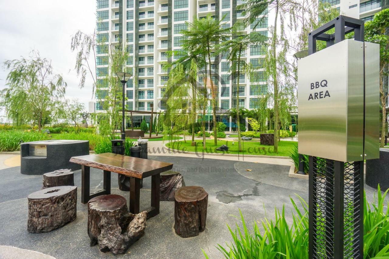 Nn Famille Guest House Pasir Gudang Buitenkant foto